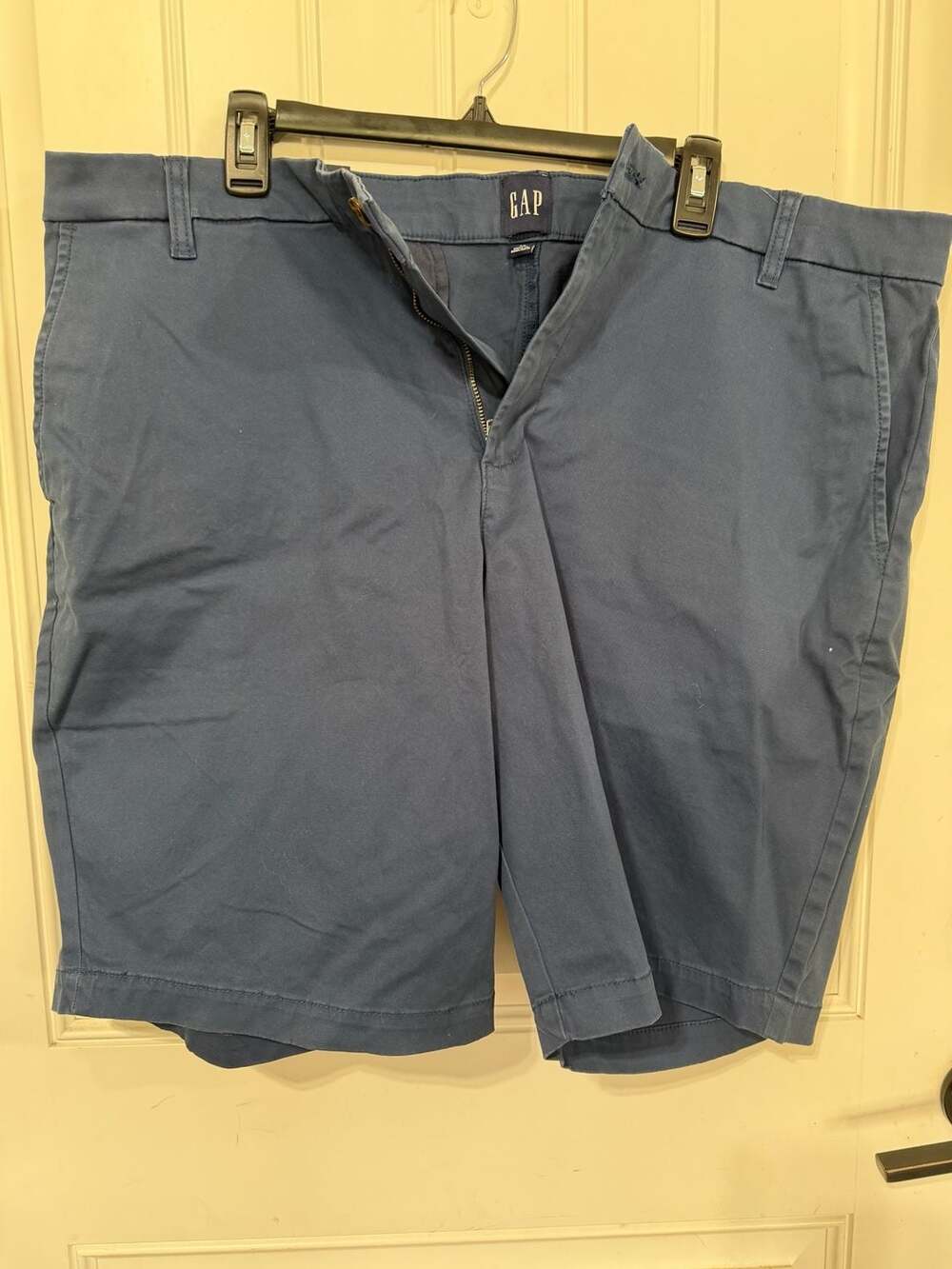 Gap Men's Blue Flat Front Chino Shorts Size 40